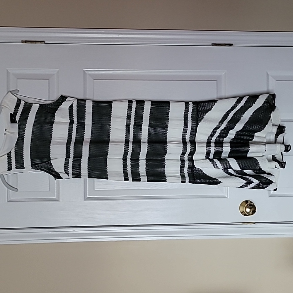 BLACK WHITE Trumpet Mermaid Embroidered Dress